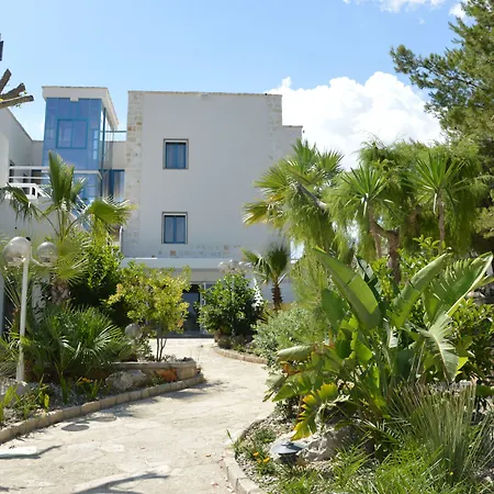 La Corvetta ホテル モノーポリ