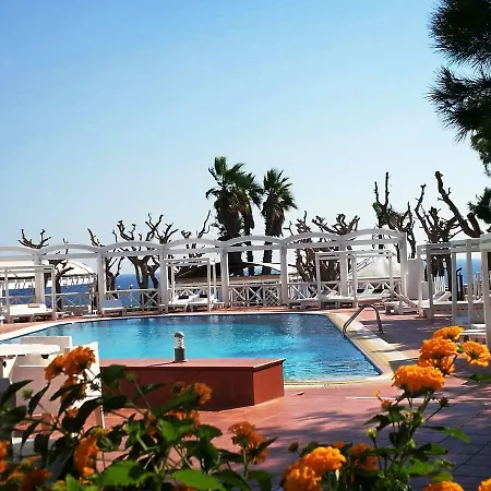 ホテル La Corvetta 2*